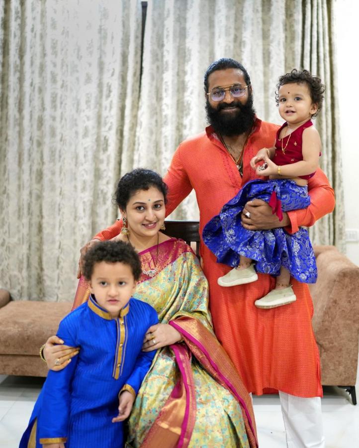 Rishab Shetty Lovely Family Photos - Sakshi9