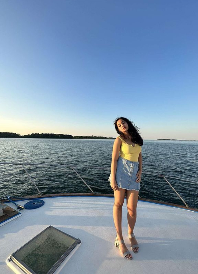 Shriya Reddy Kontham Looks then and now Pics - Sakshi11