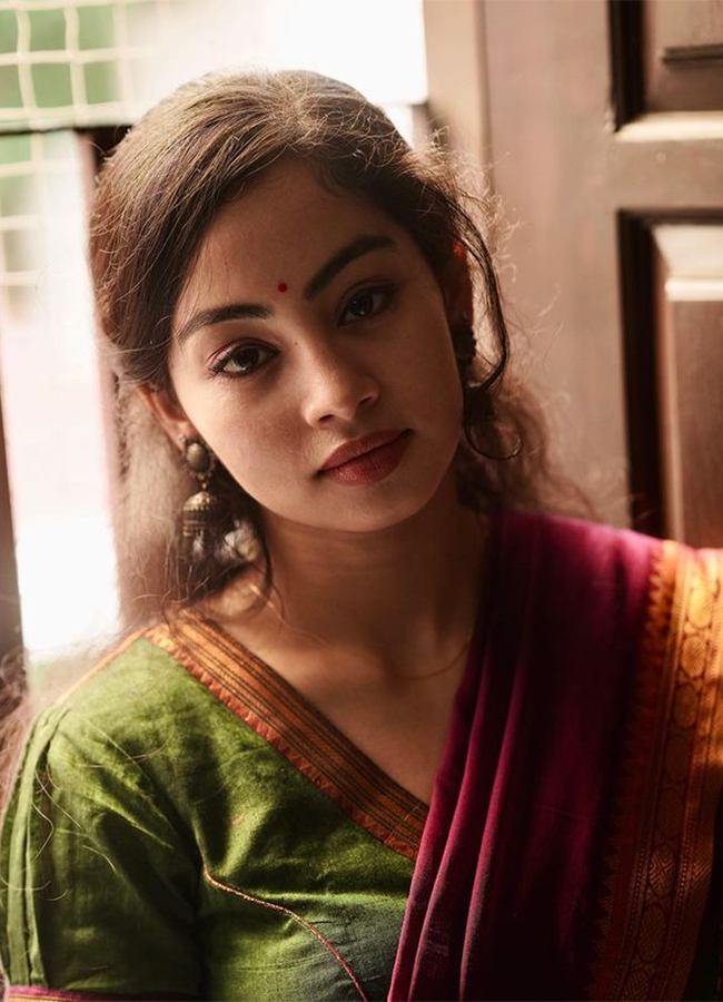 Shriya Reddy Kontham Looks then and now Pics - Sakshi16