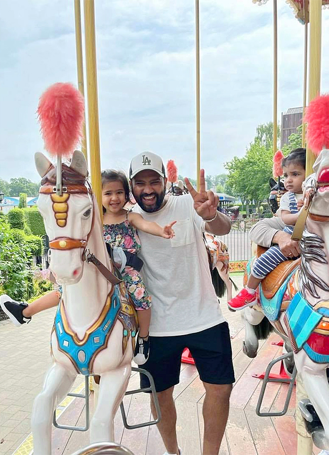 Rohit Sharma Ritika celebrates their Wedding Anniversary - Sakshi16