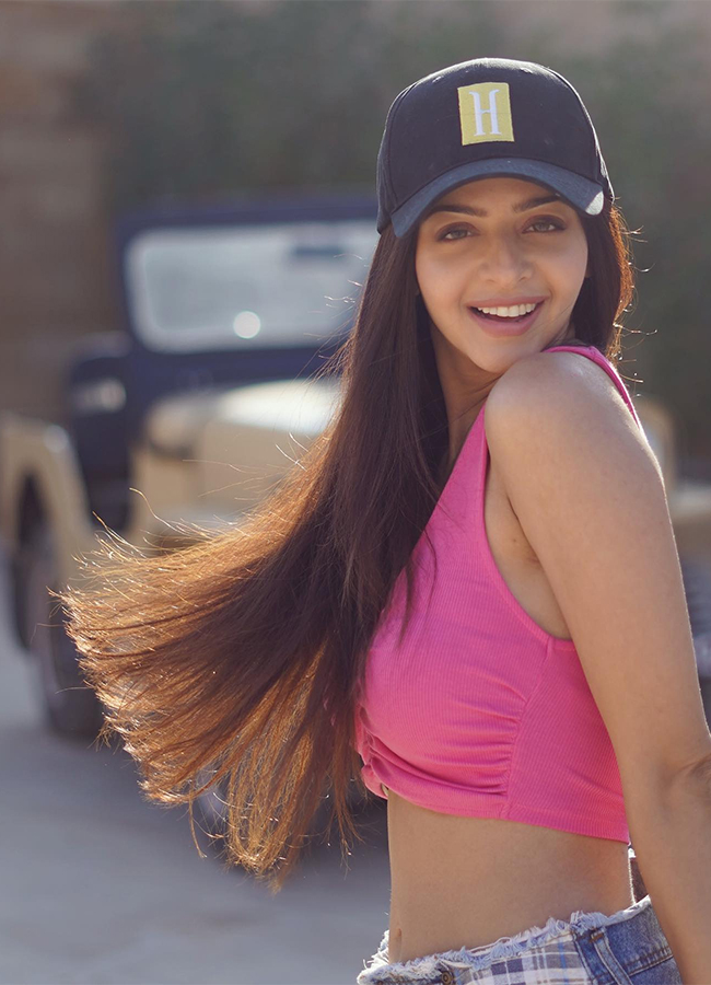 Actress Vedika Photos - Sakshi18