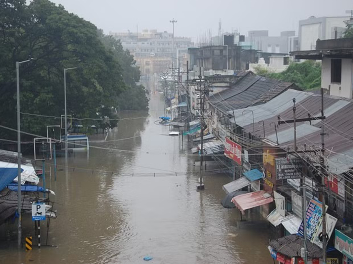 Heavy rains predicted in Tamil Nadu Pics - Sakshi31