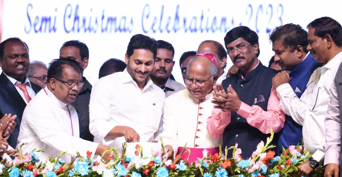 AP CM YS Jagan Participated In Christmas Celebrations Photos - Sakshi5