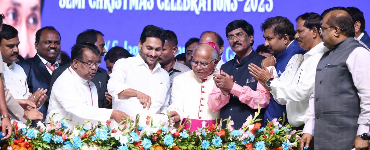 AP CM YS Jagan Participated In Christmas Celebrations Photos - Sakshi9
