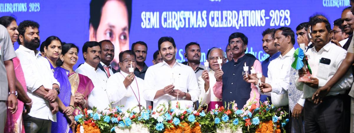 AP CM YS Jagan Participated In Christmas Celebrations Photos - Sakshi18