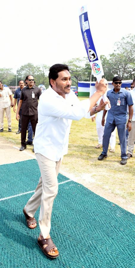 CM YS Jagan Played Cricket In Adudam Andhra Event - Sakshi13
