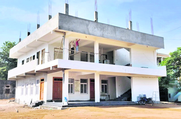 ముస్తాబైన ఎమ్మెల్యే క్యాంపు ఆఫీసు2