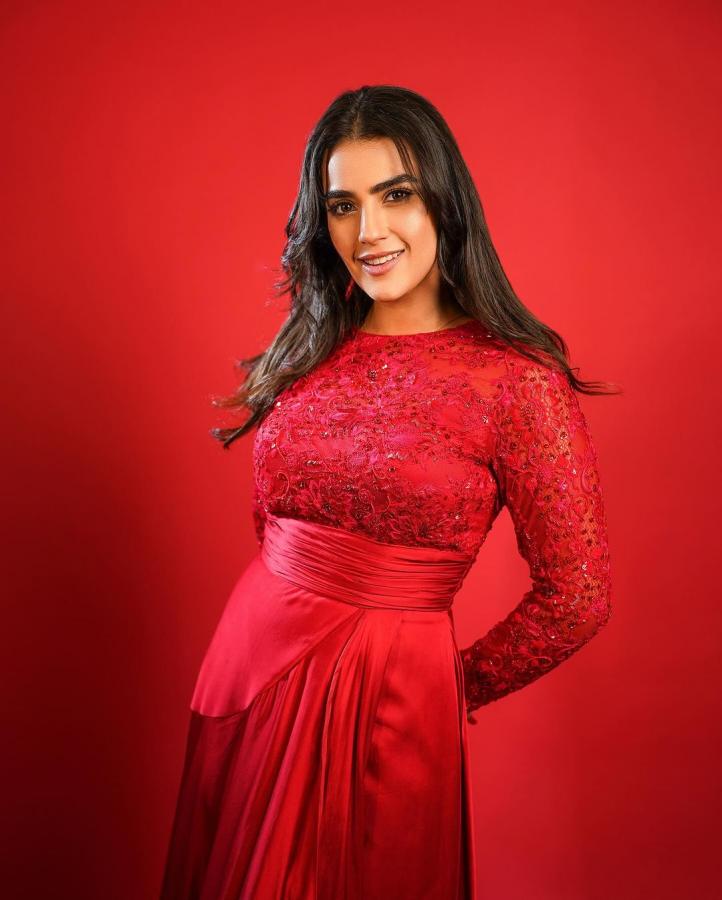 Kavya Thapar Raises Heat In Blue Saree Photos - Sakshi9