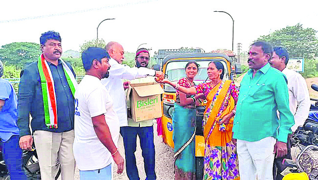 ఎన్టీపీసీ లేబర్ గేట్ వద్ద..1