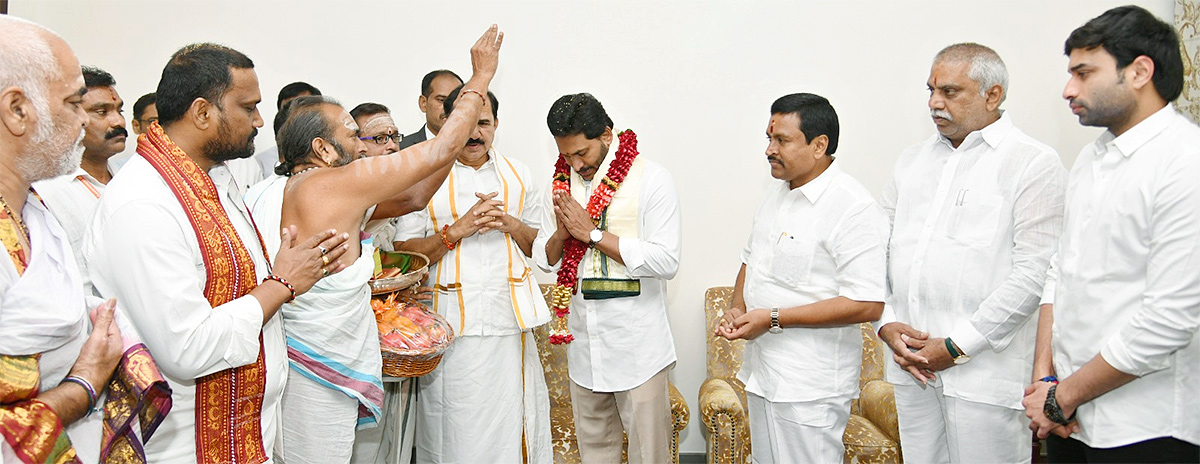 CM YS Jagan Participated In New Year Celebrations Photos - Sakshi8