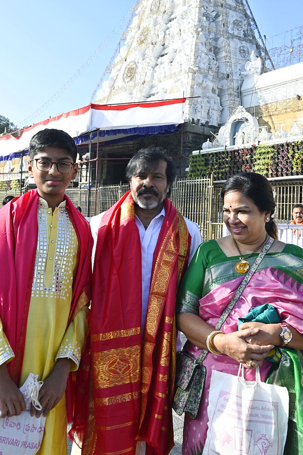 Cinematographer Chota K. Naidu With Family Visited Tirumala Temple Photos - Sakshi8