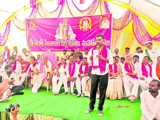 మాట్లాడుతున్న ఎమ్మెల్యే వెడ్మ బొజ్జు1