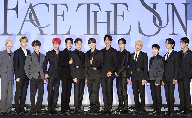 Top 10 Most Popular K-pop Groups Photos - Sakshi7