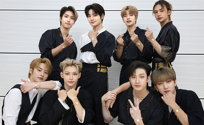 Top 10 Most Popular K-pop Groups Photos - Sakshi10