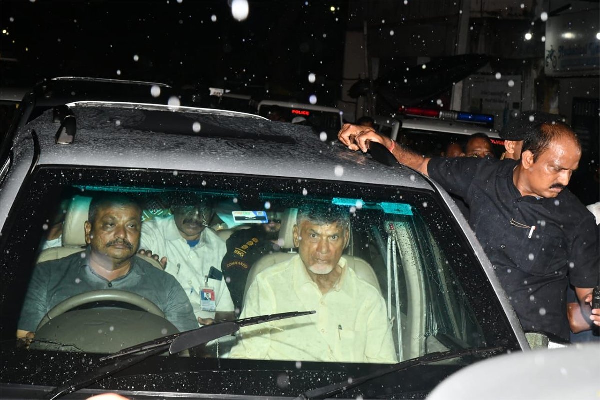 Skill Case Judgement: SC Agrees With Chandrababu Remand Photos - Sakshi18