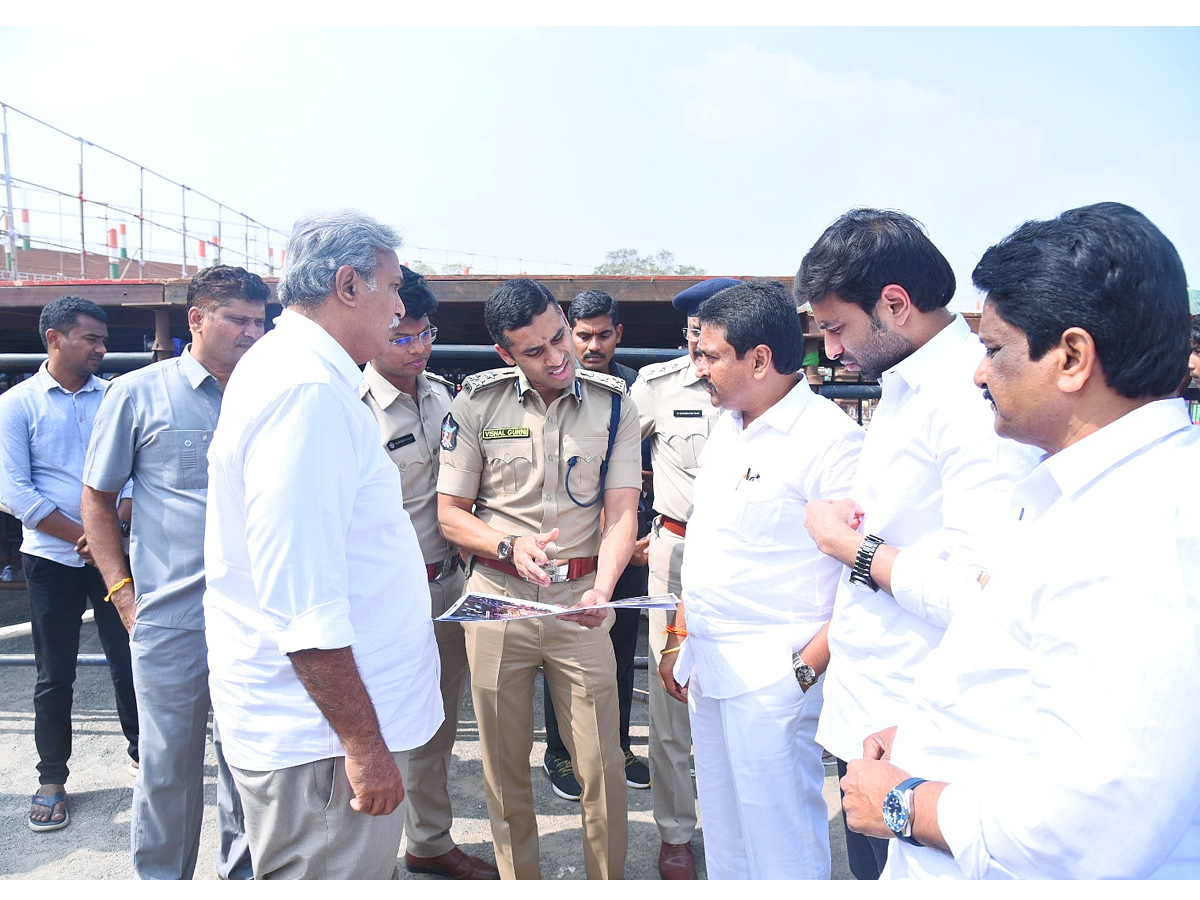 Arrangements for unveiling Ambedkar statue in Vijayawada Photos - Sakshi5