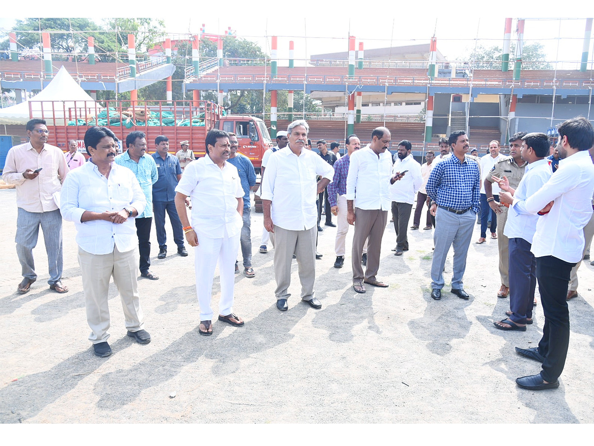 Arrangements for unveiling Ambedkar statue in Vijayawada Photos - Sakshi7