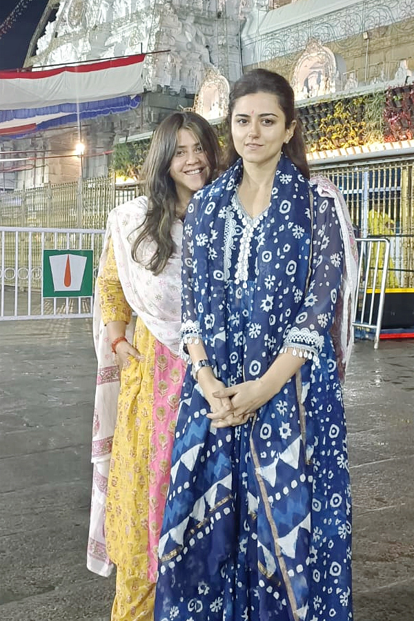 Bollywood Producer Ekta Kapoor Spotted At Tirumala Temple With Friend Photos - Sakshi10