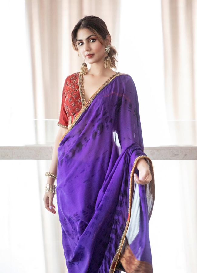 Bollywood Actress Rhea Chakraborty Stylish Sarees Photos - Sakshi10