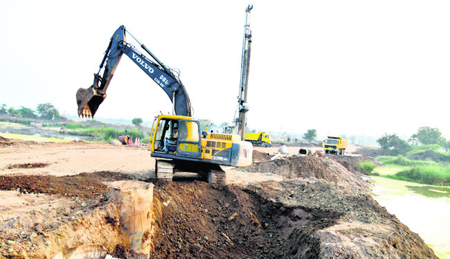 ఇరుకుల్ల వద్ద వంతెన పనులు1