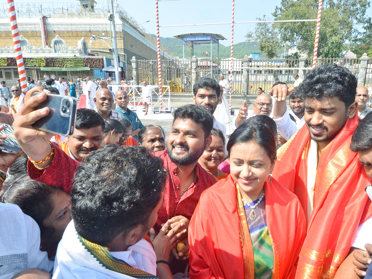 Brahmanandam,Suma And Singer Sunitha Visits Tirumala Photos - Sakshi14