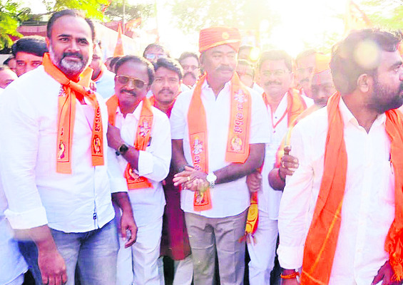 శోభాయాత్రలో పాల్గొన్న కడప మేయర్ సురేష్బాబు 2