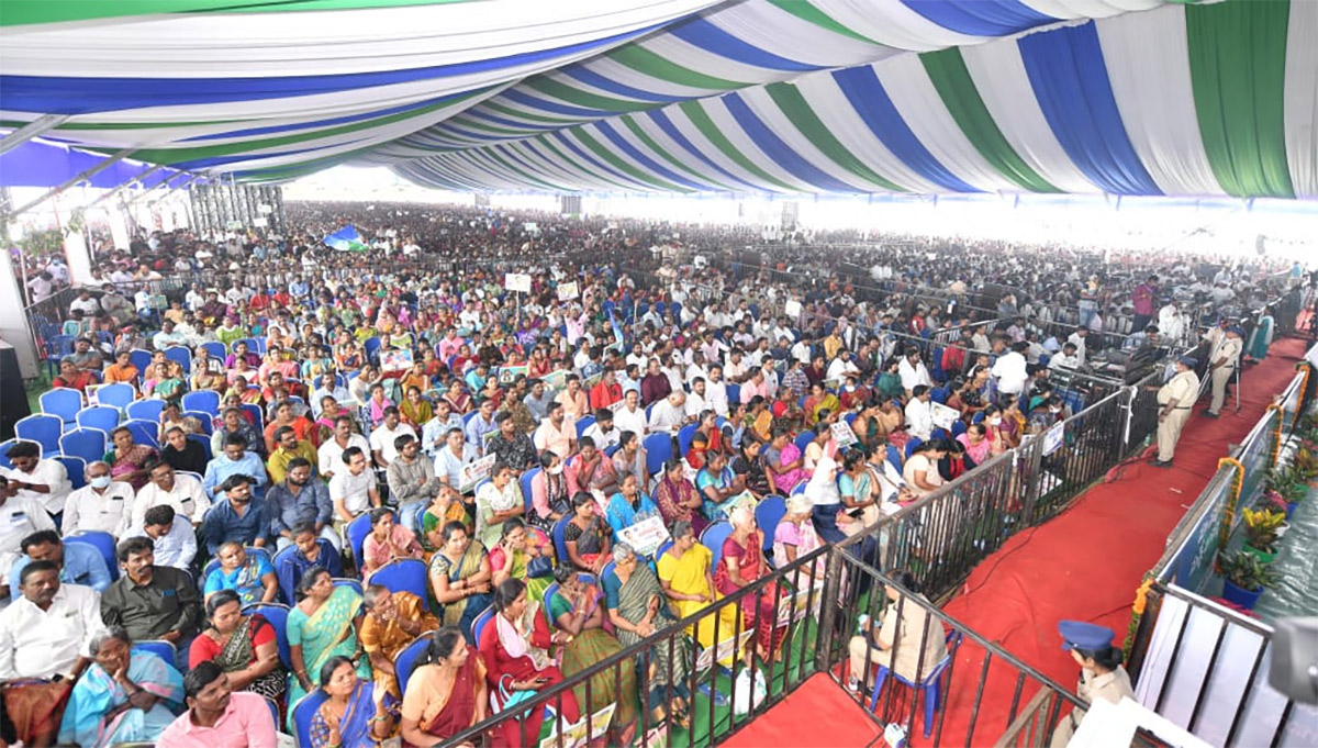 CM YS Jagan Attends YSR Pension Kanuka Program In Kakinada - Sakshi20