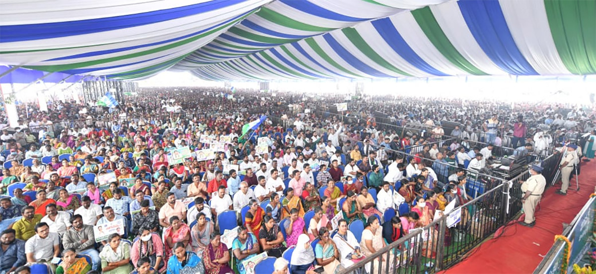 CM YS Jagan Attends YSR Pension Kanuka Program In Kakinada - Sakshi8