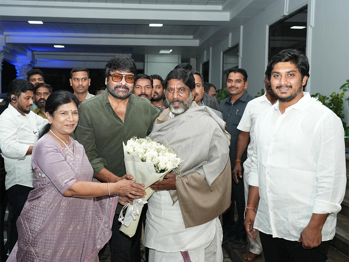 Megastar Chiranjeevi Meets Dy CM Bhatti Vikramarka - Sakshi3