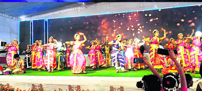 అలరించిన శాస్త్రీయ నృత్య ప్రదర్శన1