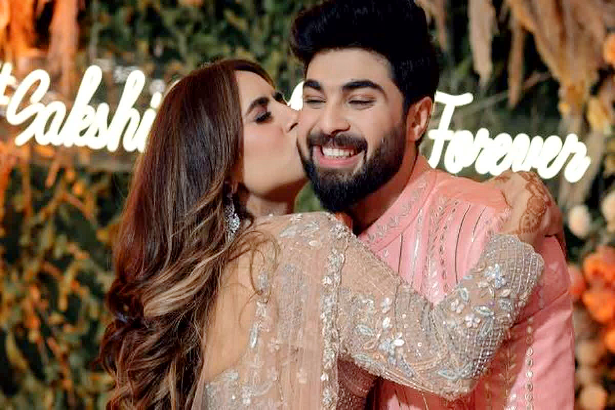 Rishabh Pant sister Sakshi Pant engagement photos - Sakshi12