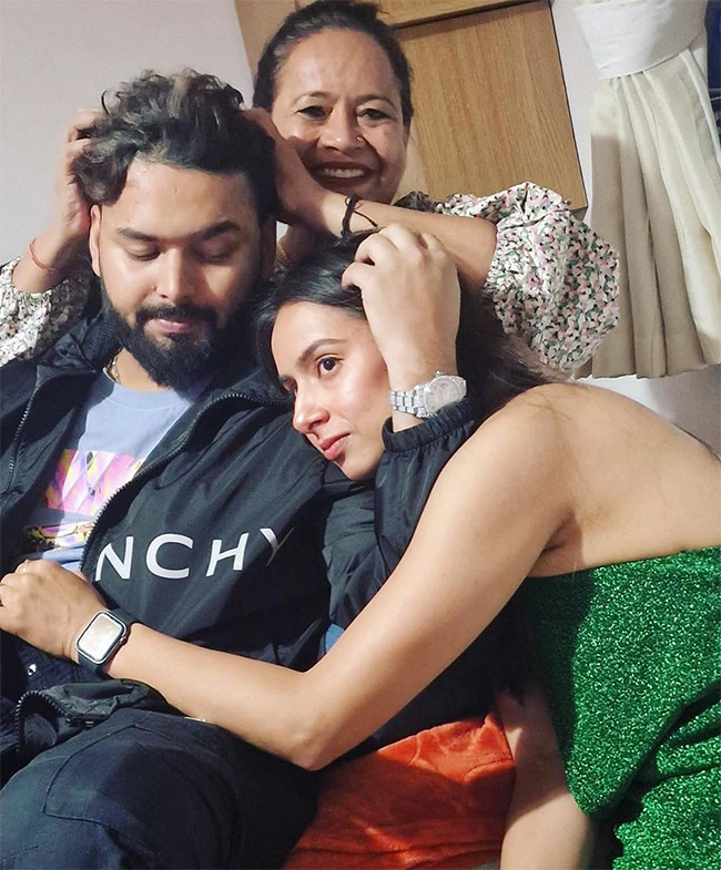 Rishabh Pant sister Sakshi Pant engagement photos - Sakshi16