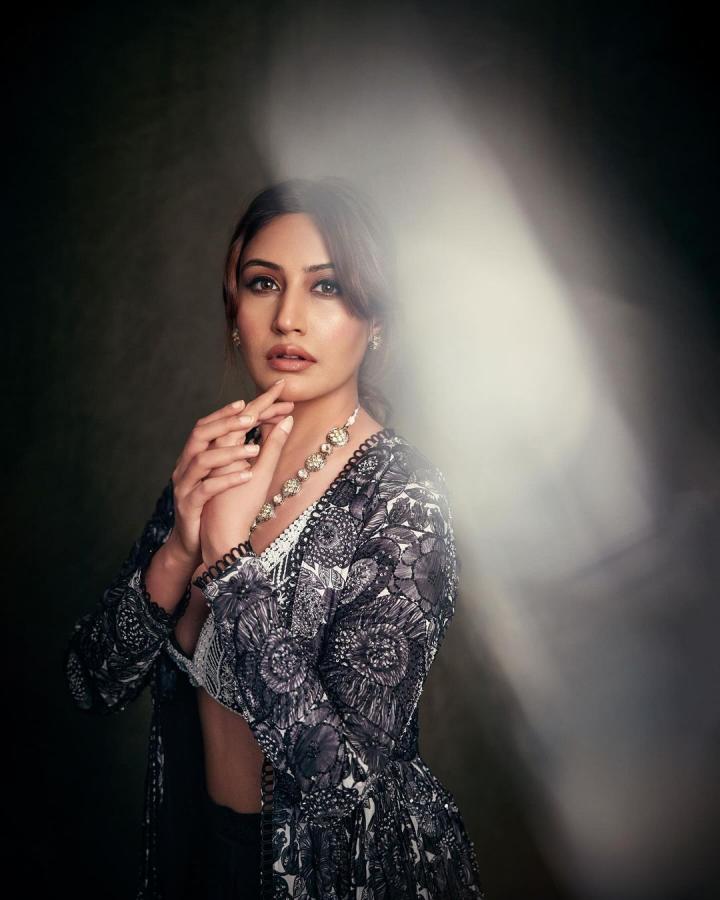 Surbhi Chandana Makes You Awestruck With Her Photo Looks - Sakshi7