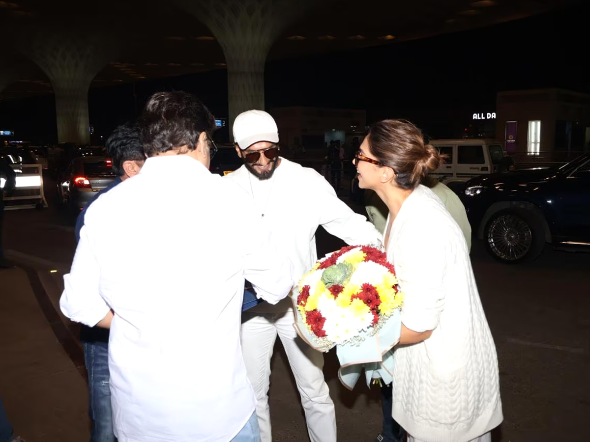 Deepika Padukone And Ranveer Spotted 1st Time After Pregnancy Announcement In Jamnagar, Photos Gallery - Sakshi8