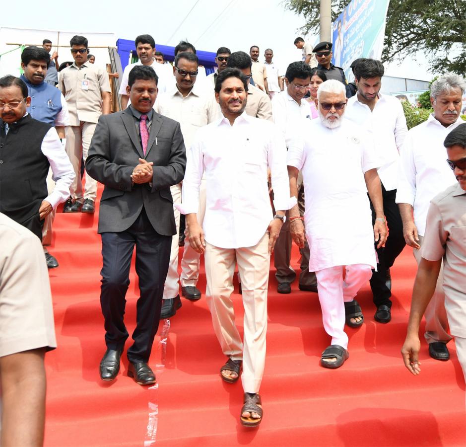 AP CM YS Jagan Public Meeting at Kanaka Durga Vaaradhi at Vijayawada - Sakshi13