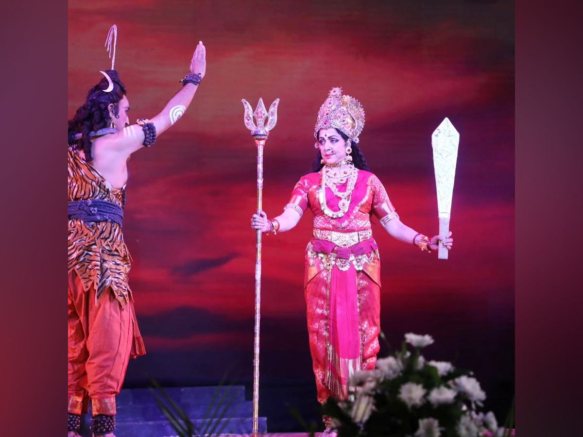 Hema Malini Performed As Parvathi Devi On Maha Shivratri - Sakshi12