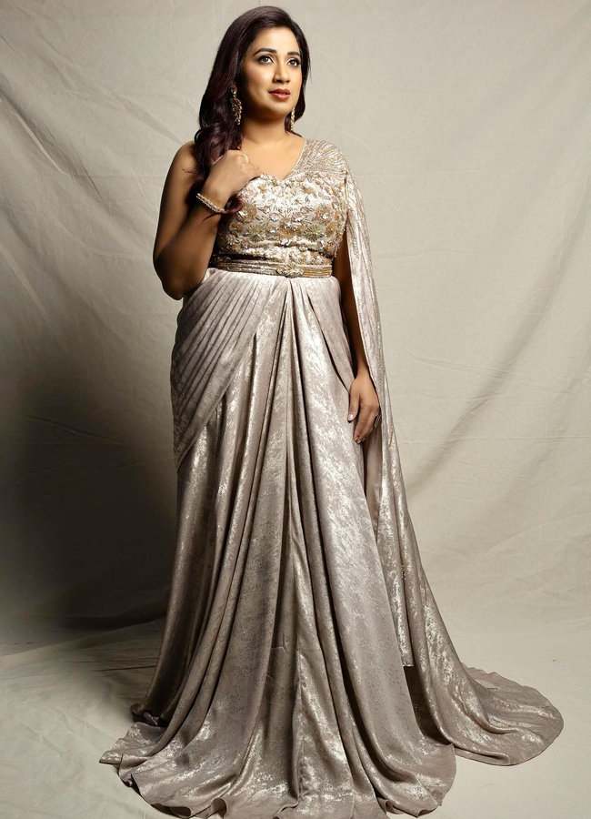Melody Queen Of Bollywood Industry Shreya D Birthday Special Photos - Sakshi21