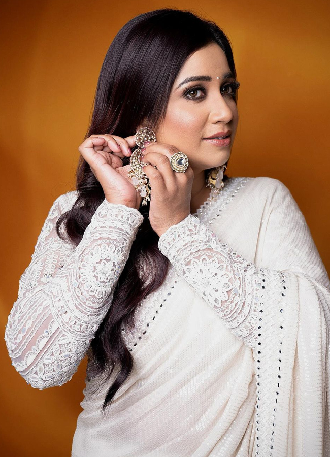 Melody Queen Of Bollywood Industry Shreya D Birthday Special Photos - Sakshi13