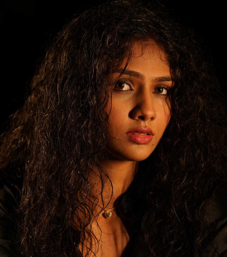 RGV Actress Aaradhya Devi Glamorous Photos Gallery Goes Viral - Sakshi15