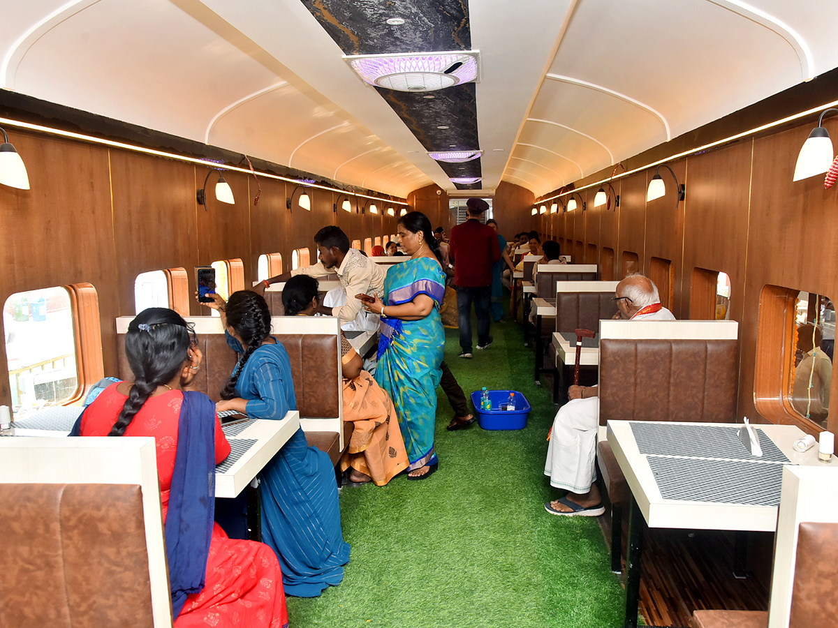 Best Photos of The Day in AP and Telangana Photo Gallery - Sakshi2