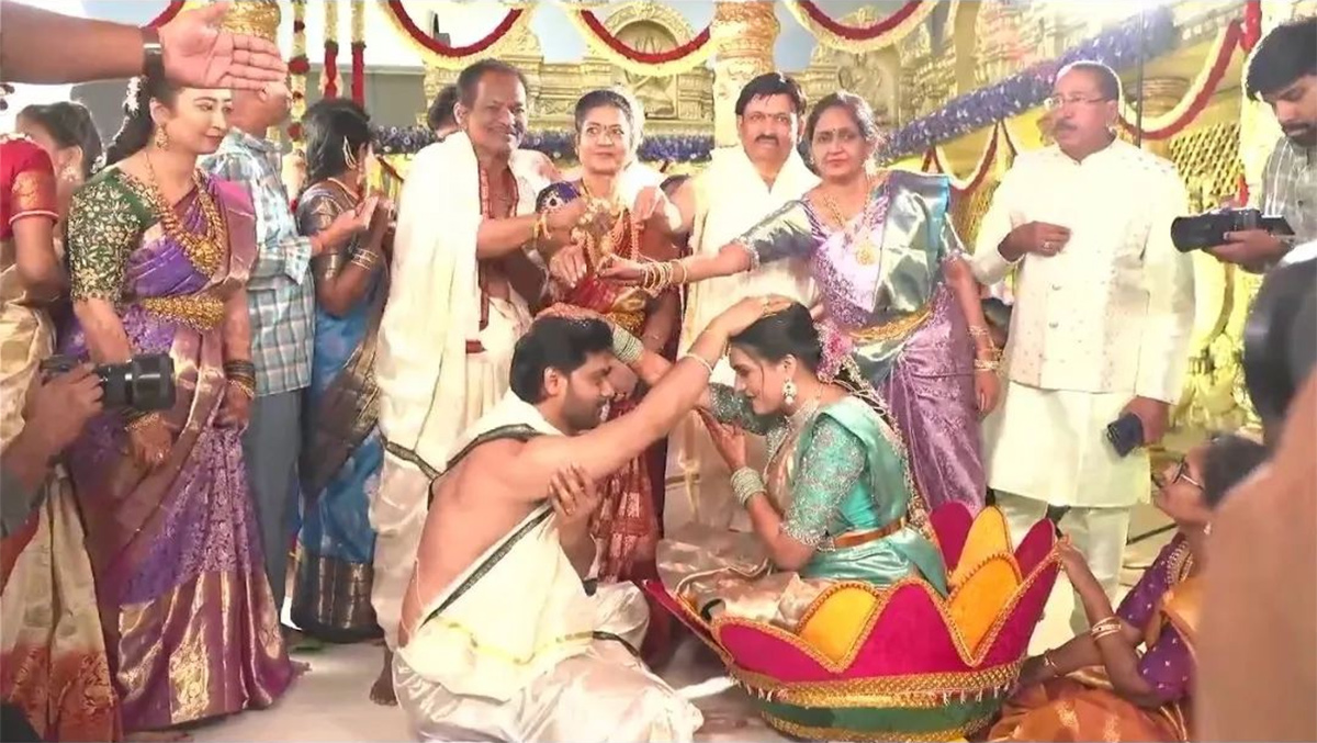 Singer Harika Narayan Wedding Photos - Sakshi11