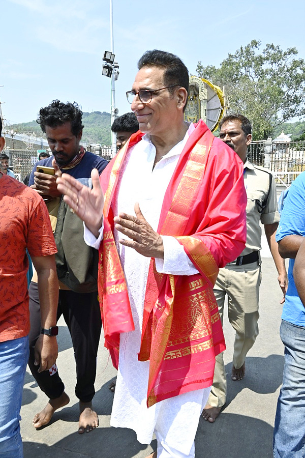 Tollywood Celebrities Special Prayers At Tirumala Tirupati Photos - Sakshi14
