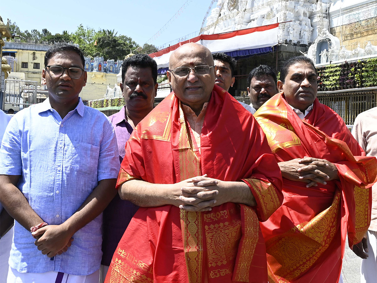 Ram Charan Visits Tirumala Temple - Sakshi13