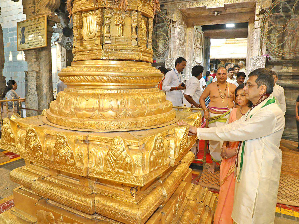 Ram Charan Visits Tirumala Temple - Sakshi10