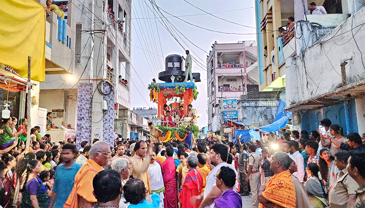 Dharmapuri Sri Lakshmi Narasimha Swamy Brahmotsavam - Sakshi2