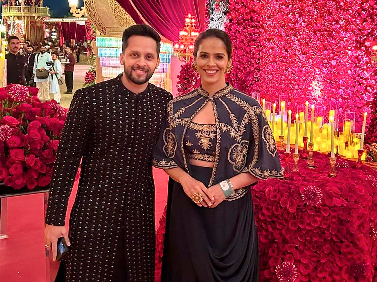 Saina Nehwal Congratulates Radhika Merchant With Beautiful Pic Viral - Sakshi12
