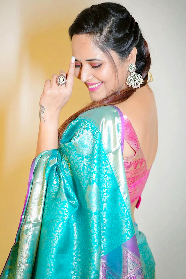 Anasuya Bharadwaj Stunning Saree Looks Photos - Sakshi5