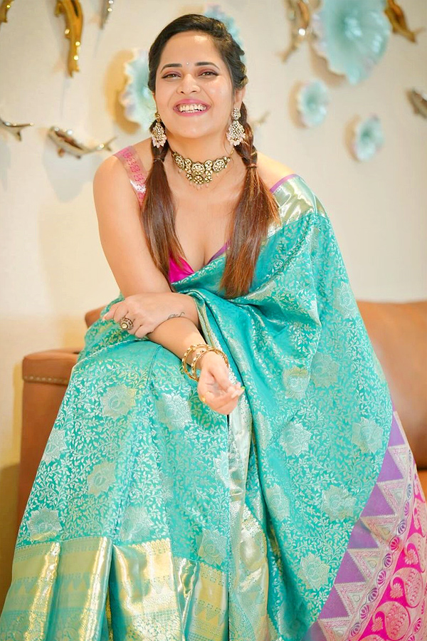 Anasuya Bharadwaj Stunning Saree Looks Photos - Sakshi6
