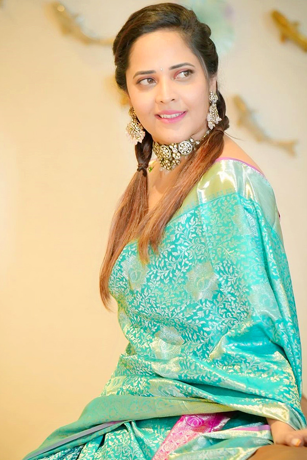 Anasuya Bharadwaj Stunning Saree Looks Photos - Sakshi9