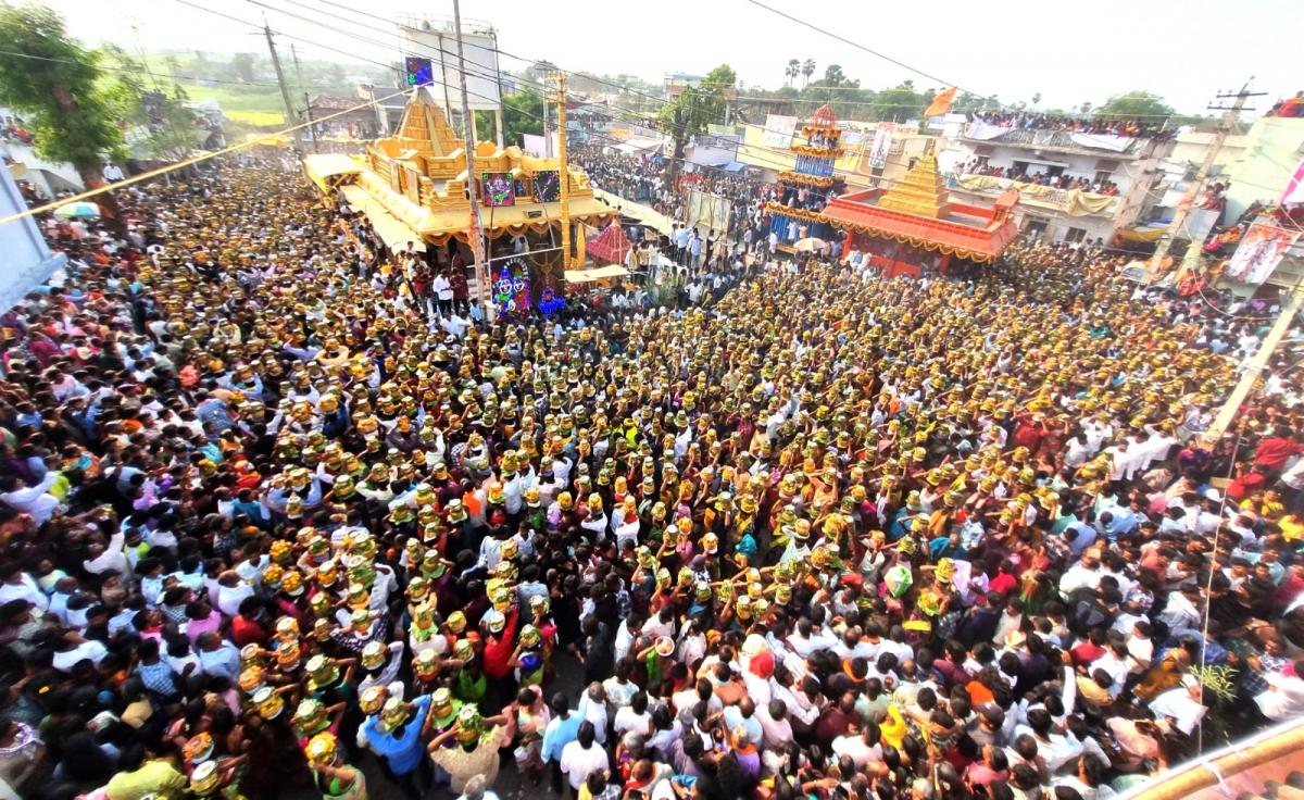 Peddapur Mallanna Bonala Jatara at Jagtial District Photos - Sakshi1